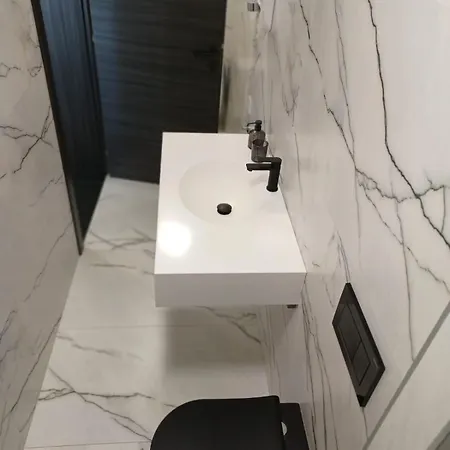 Up Canal Apartment *